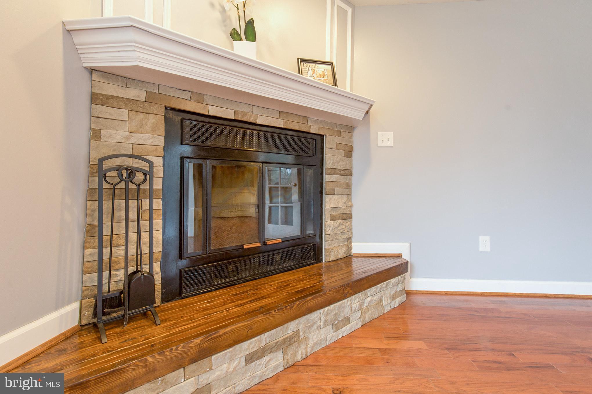 4509 Rising Lane Bowie, MD 20715 - Photo 8 of 30 Wood Burning FP