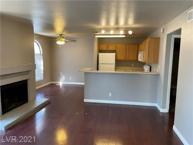 $1,150 | 2964 Juniper Hills Boulevard, Unit 203, Las Vegas, NV 89142