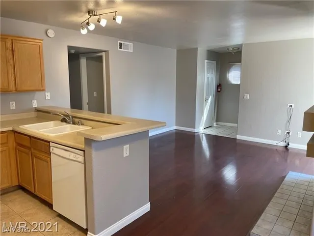 $1,150 | 2964 Juniper Hills Boulevard, Unit 203, Las Vegas, NV 89142