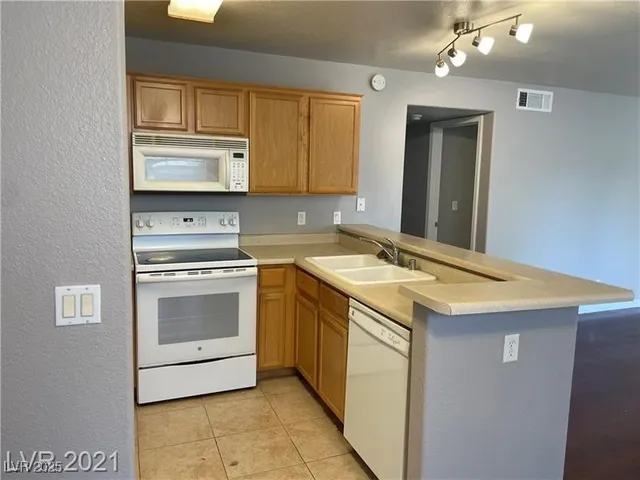 $1,150 | 2964 Juniper Hills Boulevard, Unit 203, Las Vegas, NV 89142