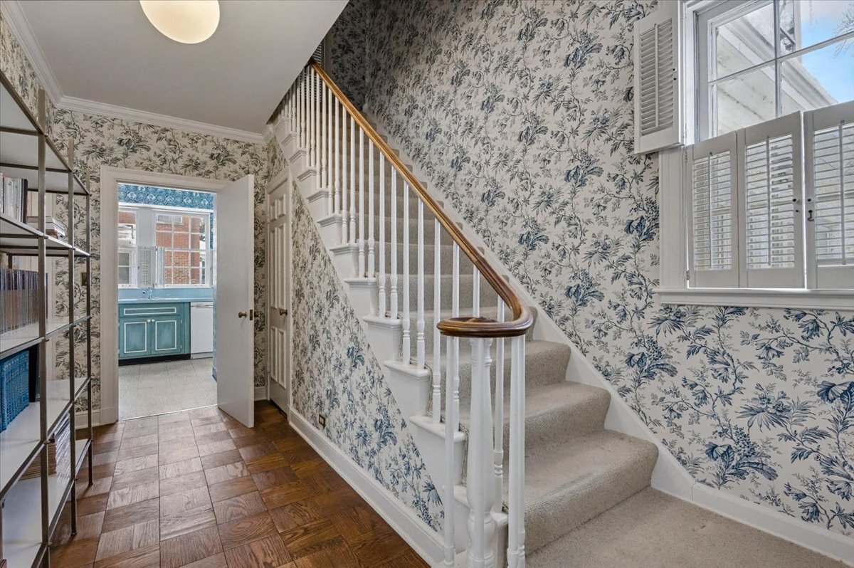 900 Sheridan Road Wilmette, IL 60091 - Photo 7 of 31 a view of entryway with a front door