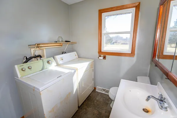 $170,000 | 29 Highway 10, Bourbon, IN 46504