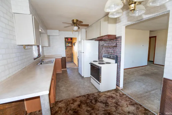$170,000 | 29 Highway 10, Bourbon, IN 46504
