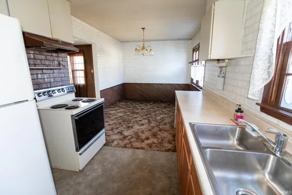 $170,000 | 29 Highway 10, Bourbon, IN 46504