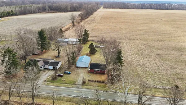 $170,000 | 29 Highway 10, Bourbon, IN 46504