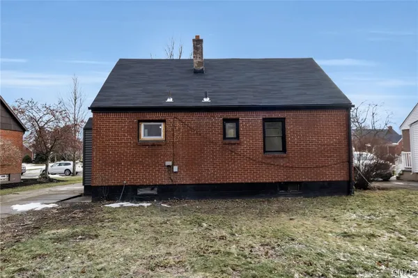 $219,900 | 92 Sharon Parkway, Lackawanna, NY 14218