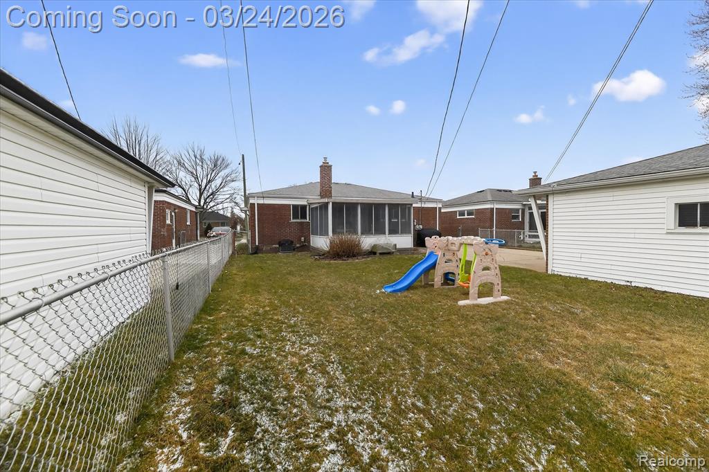 18053 Airport Road Fraser, MI 48026 - Photo 24 of 26