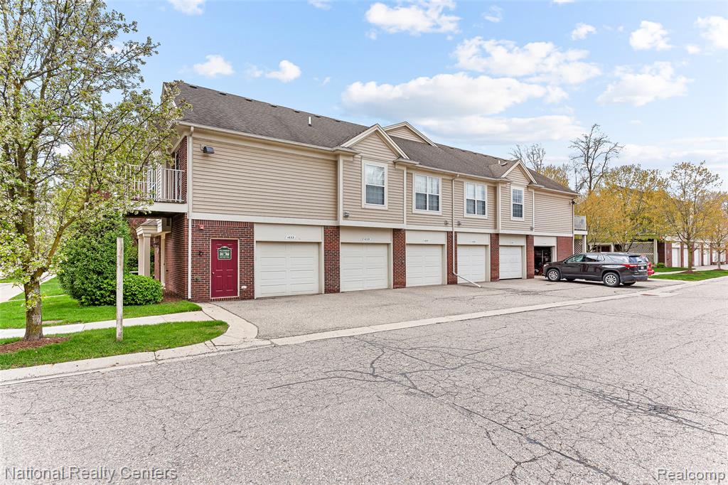 1637 Deepwood Circle Rochester, MI 48307 - Photo 28 of 34