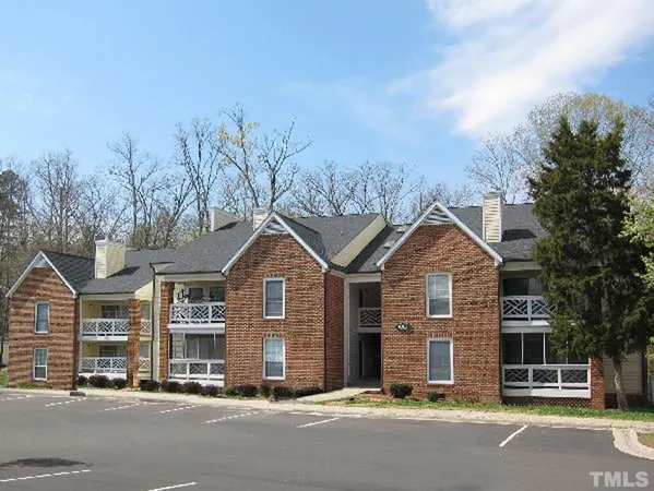 $1,595 | 1003 Kingswood Drive, Unit J, Chapel Hill, NC 27517