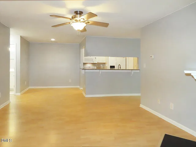 $1,695 | 1003 Kingswood Drive, Unit J, Chapel Hill, NC 27517