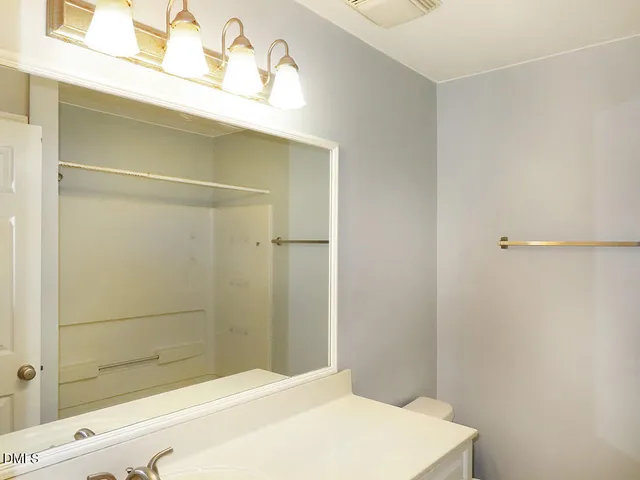 $1,695 | 1003 Kingswood Drive, Unit J, Chapel Hill, NC 27517