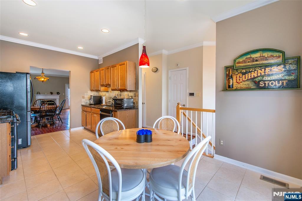 239 Terrace Lake Drive Butler, NJ 07405 - Photo 11 of 37