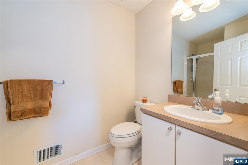 239 Terrace Lake Drive Butler, NJ 07405 - Photo 17 of 37