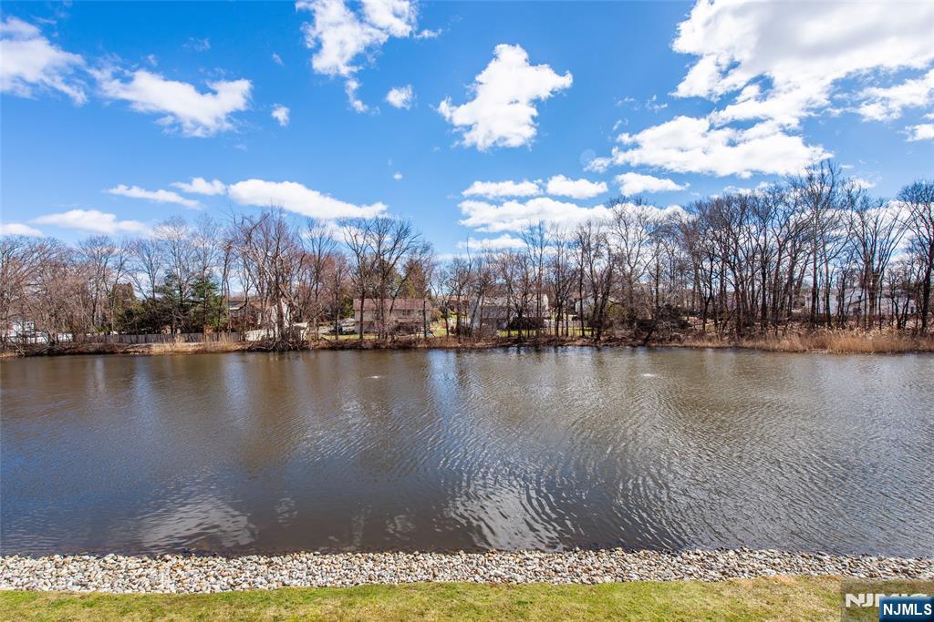 239 Terrace Lake Drive Butler, NJ 07405 - Photo 23 of 37