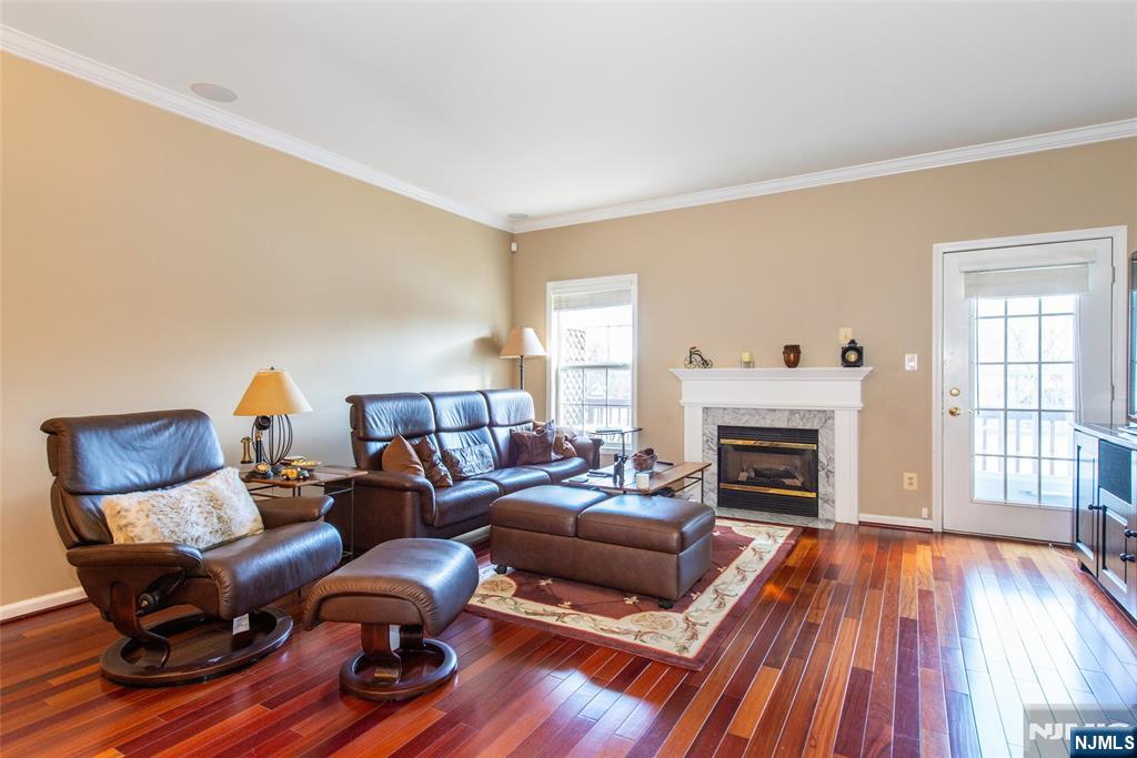 239 Terrace Lake Drive Butler, NJ 07405 - Photo 3 of 37