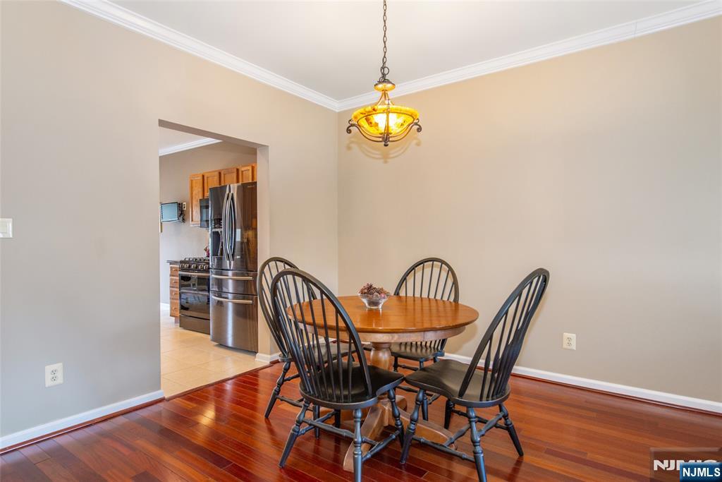 239 Terrace Lake Drive Butler, NJ 07405 - Photo 5 of 37