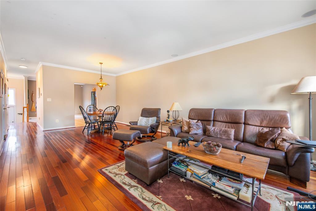 239 Terrace Lake Drive Butler, NJ 07405 - Photo 6 of 37