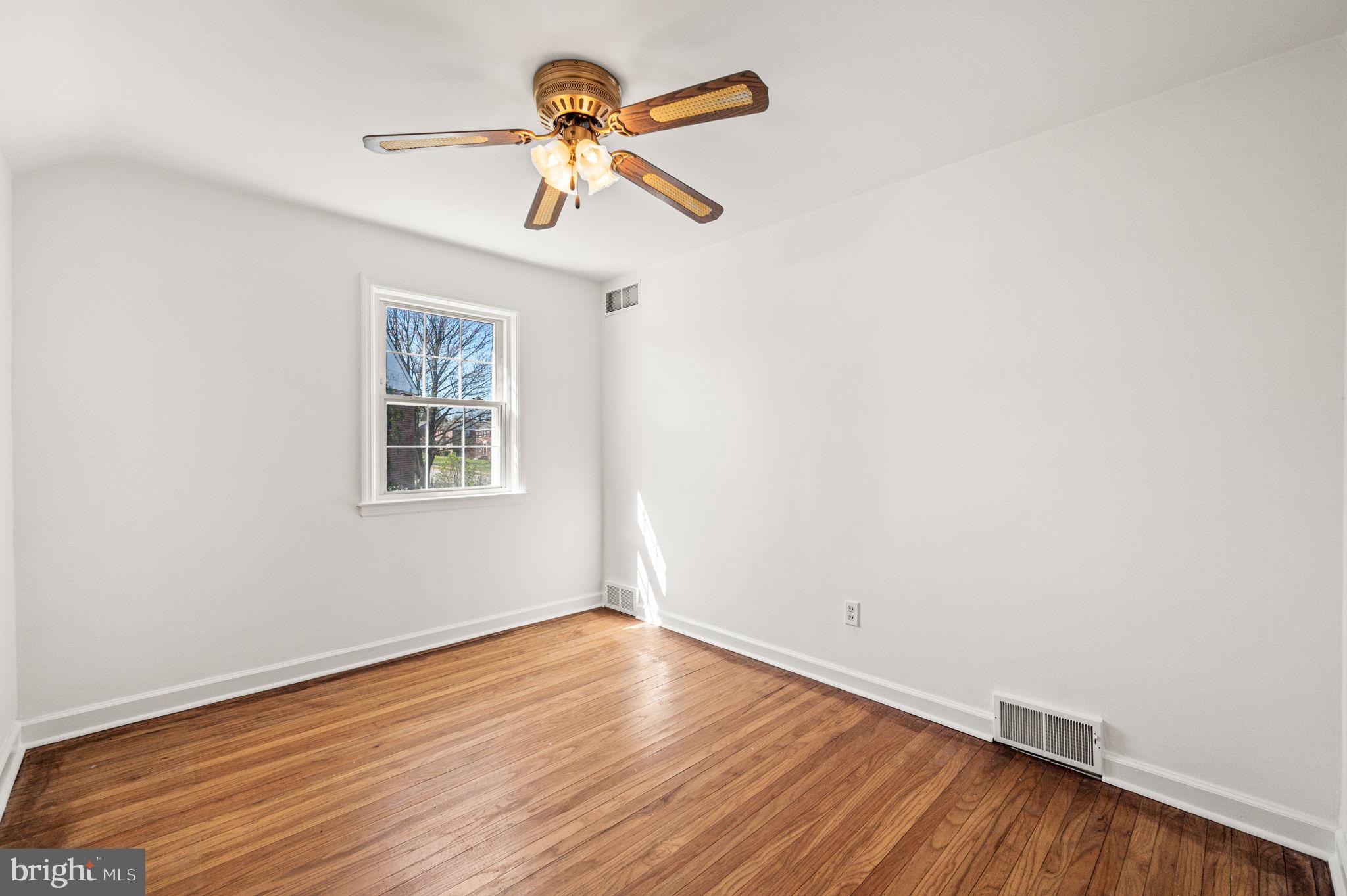 255 Gibbons Road Springfield, PA 19064 - Photo 16 of 24 Second bedroom