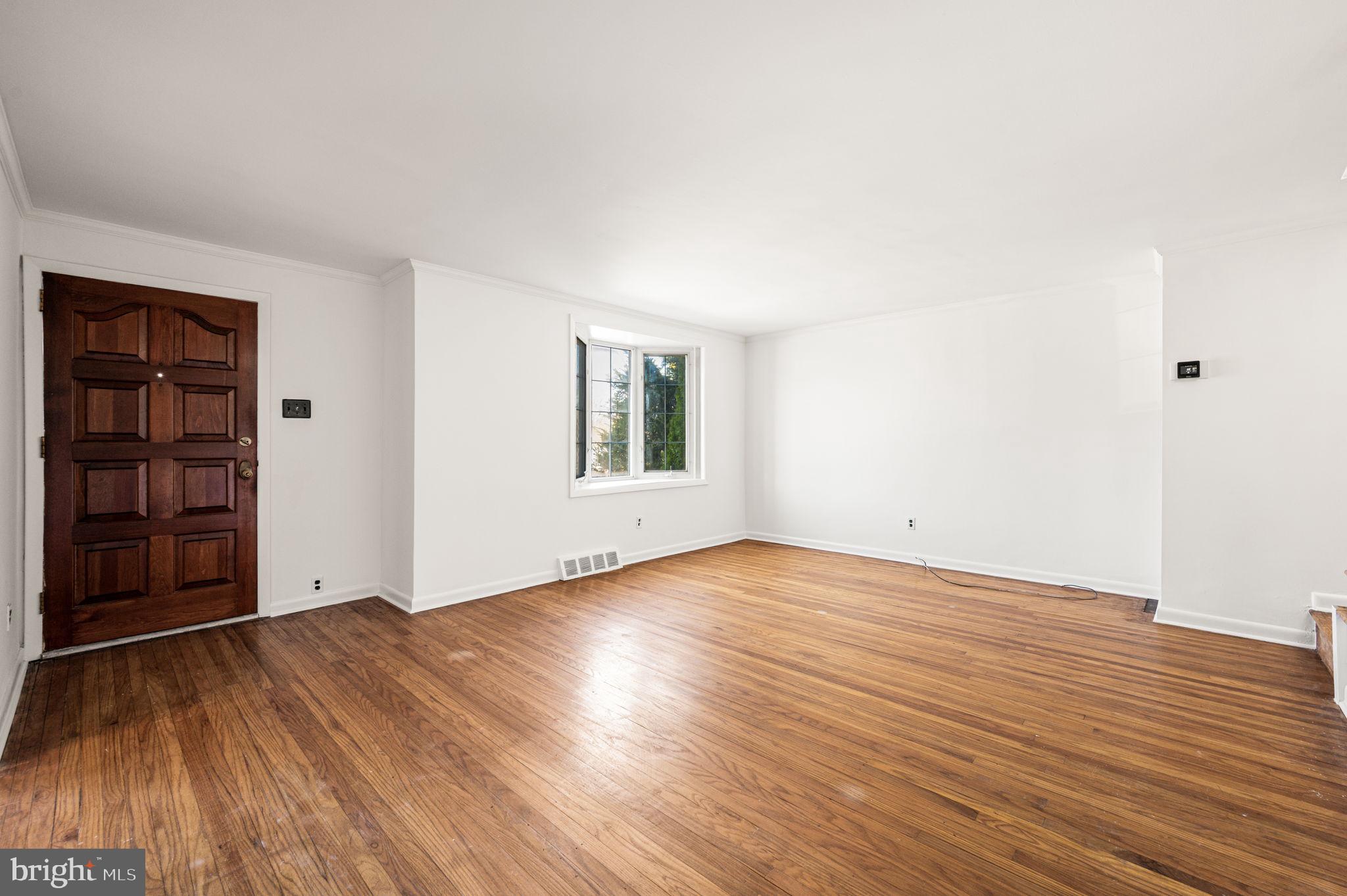 255 Gibbons Road Springfield, PA 19064 - Photo 4 of 24 Living Room 2