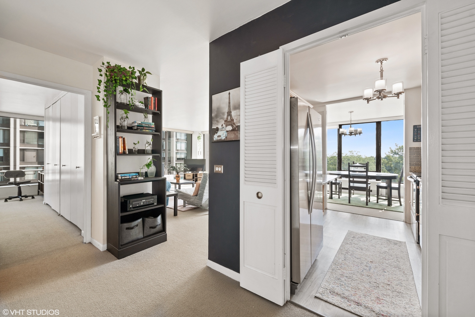 5445 North Sheridan Road, Unit 602 Chicago, IL 60640 - Photo 2 of 15