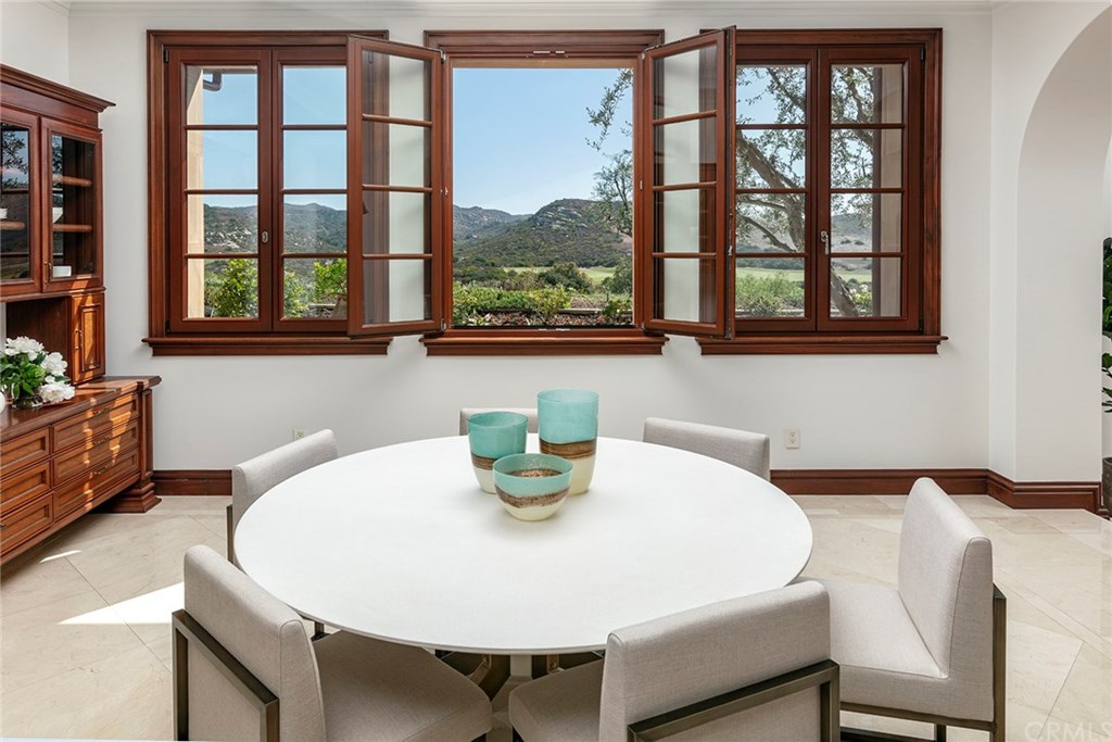 32 Boulder View Irvine, CA 92603 - Photo 7 of 73