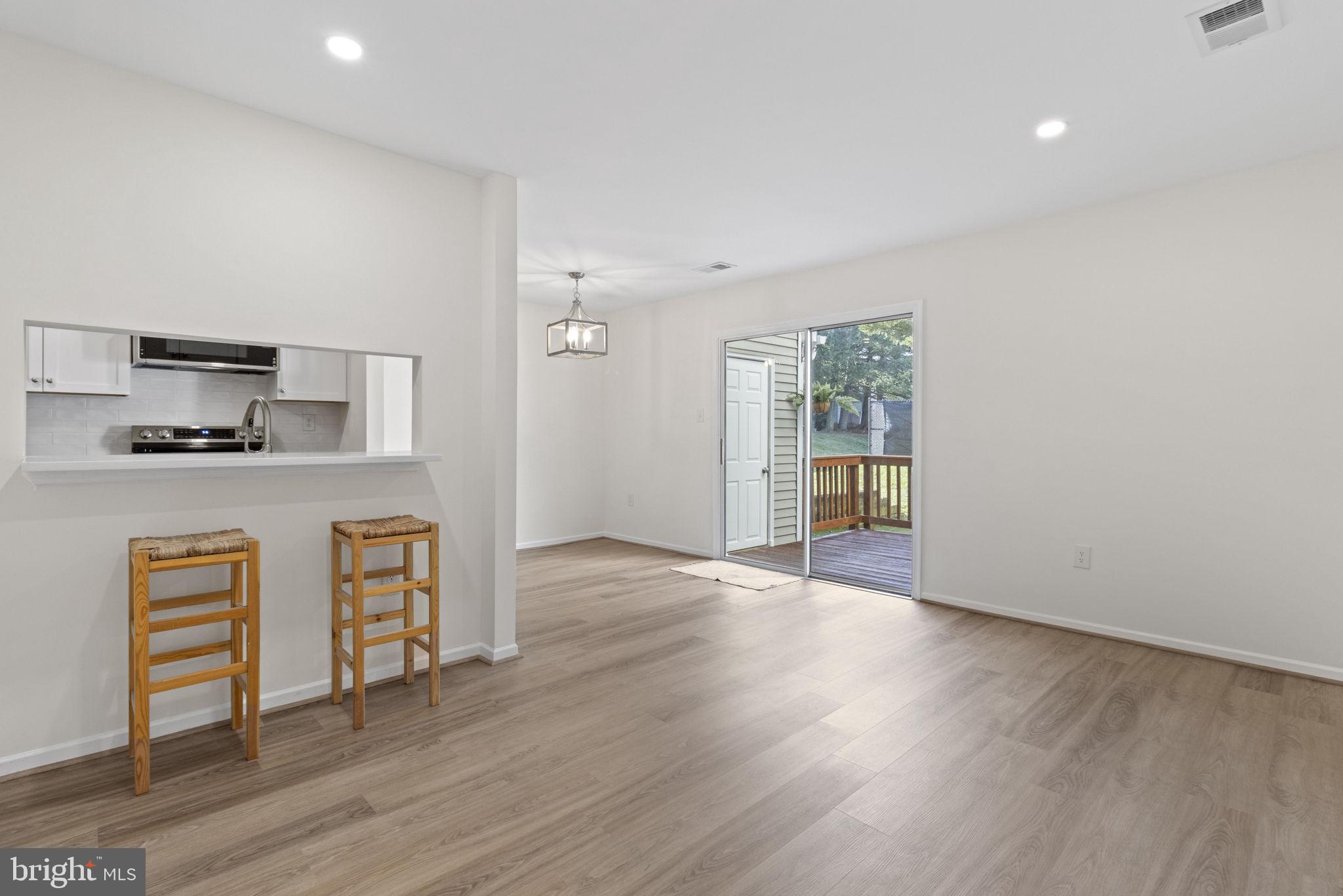 18050 Ohara Circle Olney, MD 20832 - Photo 3 of 24