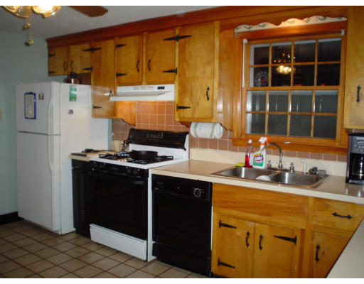 4 Pilgrim Road Billerica, MA 01821 - Photo 3 of 8 Gallery Image 3