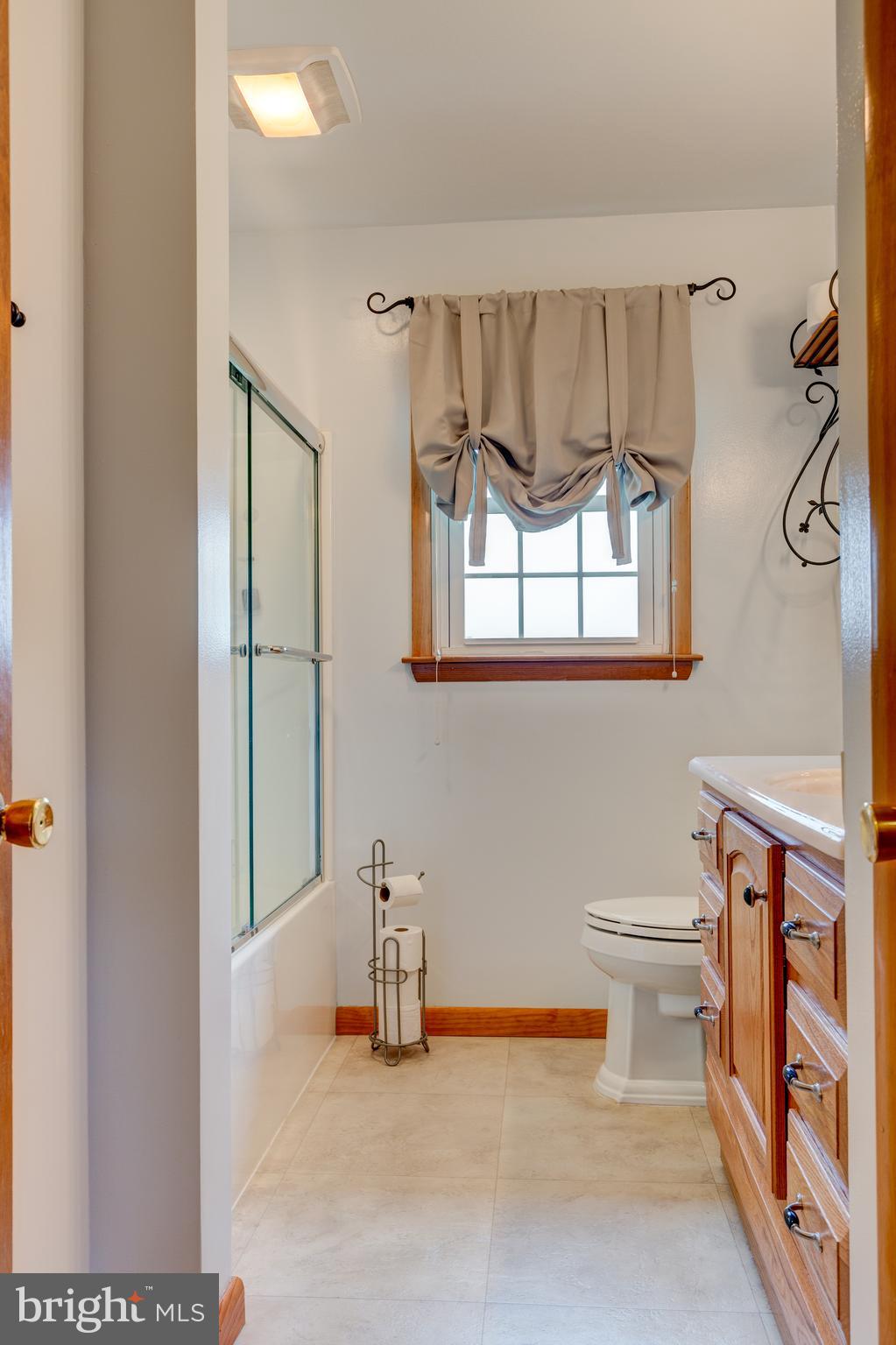 1640 Stone Chapel Road New Windsor, MD 21776 - Photo 34 of 48 Full bath in hallway