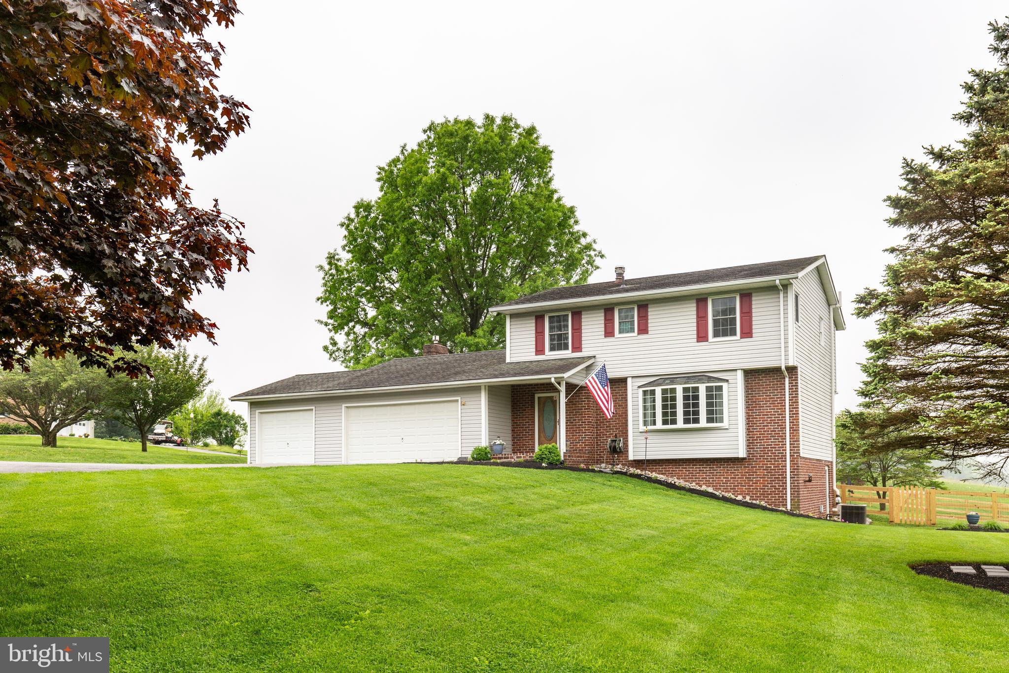 1640 Stone Chapel Road New Windsor, MD 21776 - Photo 5 of 48 3 car garage!