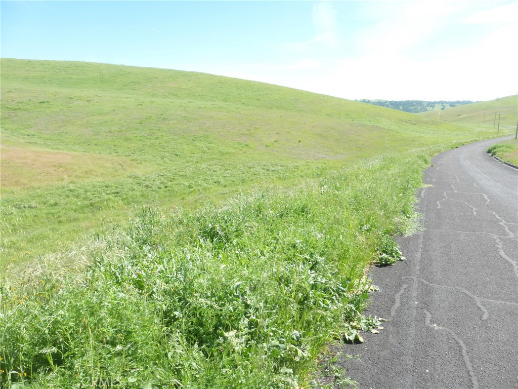 0 Douglas Road San Miguel, CA 93451 - Photo 28 of 75 a view of an ocean from a yard