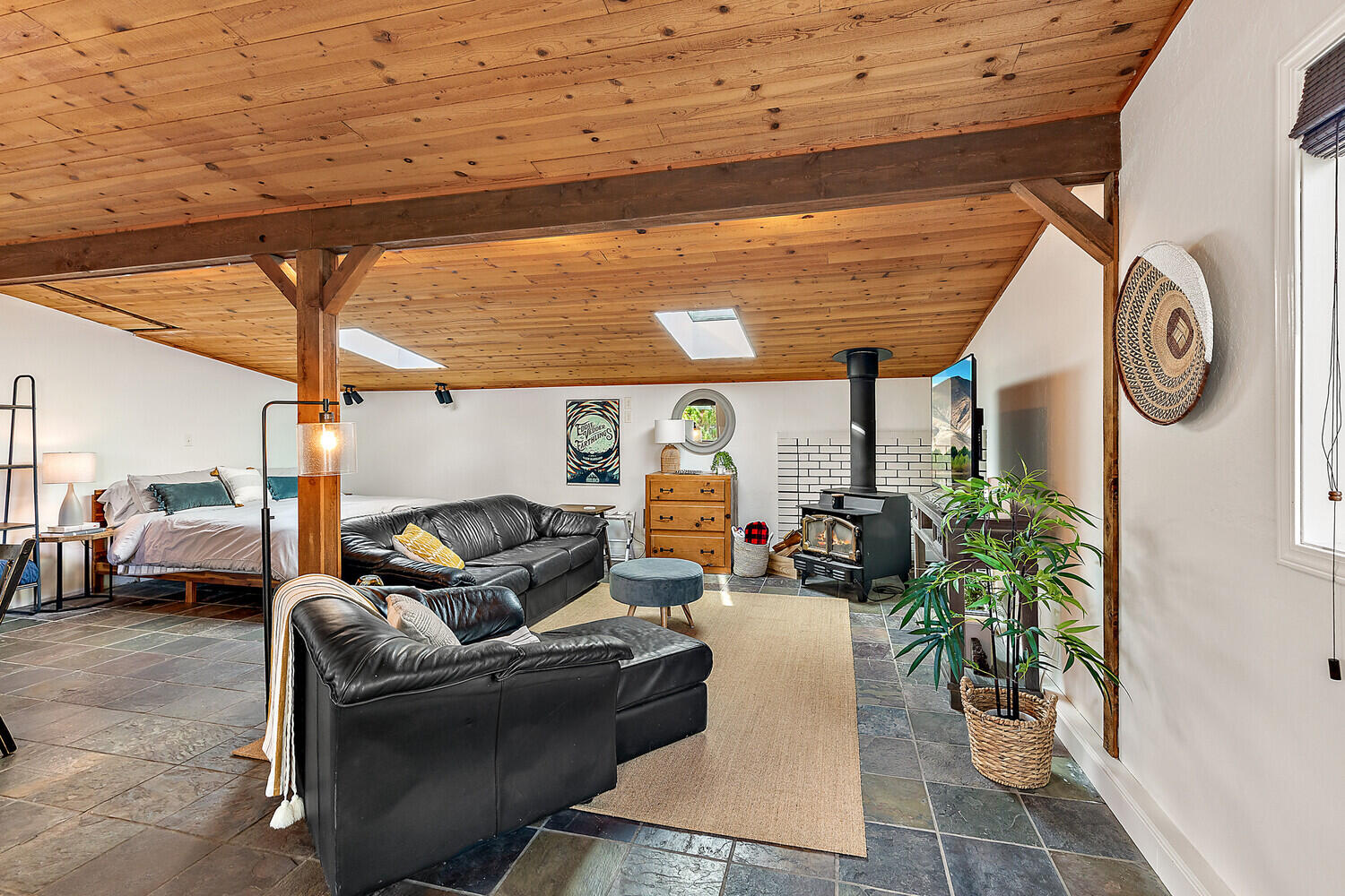 4059 Livingston Road Central Point, OR 97502 - Photo 29 of 39 29