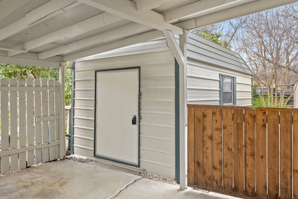 1905 South Church Street Georgetown, TX 78626 - Photo 27 of 28 10 X 16 building with Electricity. Add a mini split unit and create and office or studio.