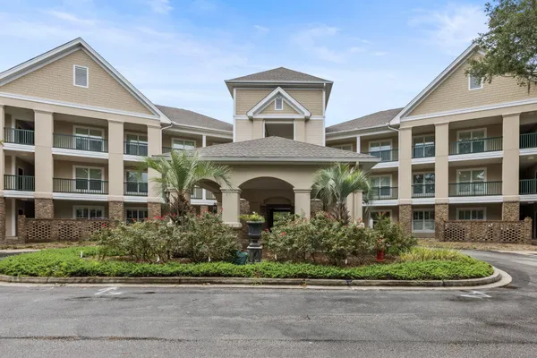 $950,000 | 1479 Long Grove Drive, Unit 204, Mount Pleasant, SC 29464