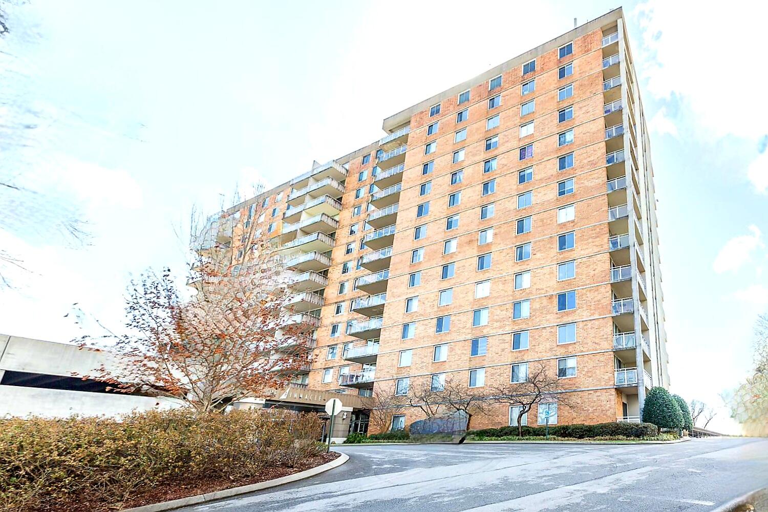 1131 Stringers Ridge Road, Unit 2A Chattanooga, TN 37405 - Photo 4 of 21 IMG_0862