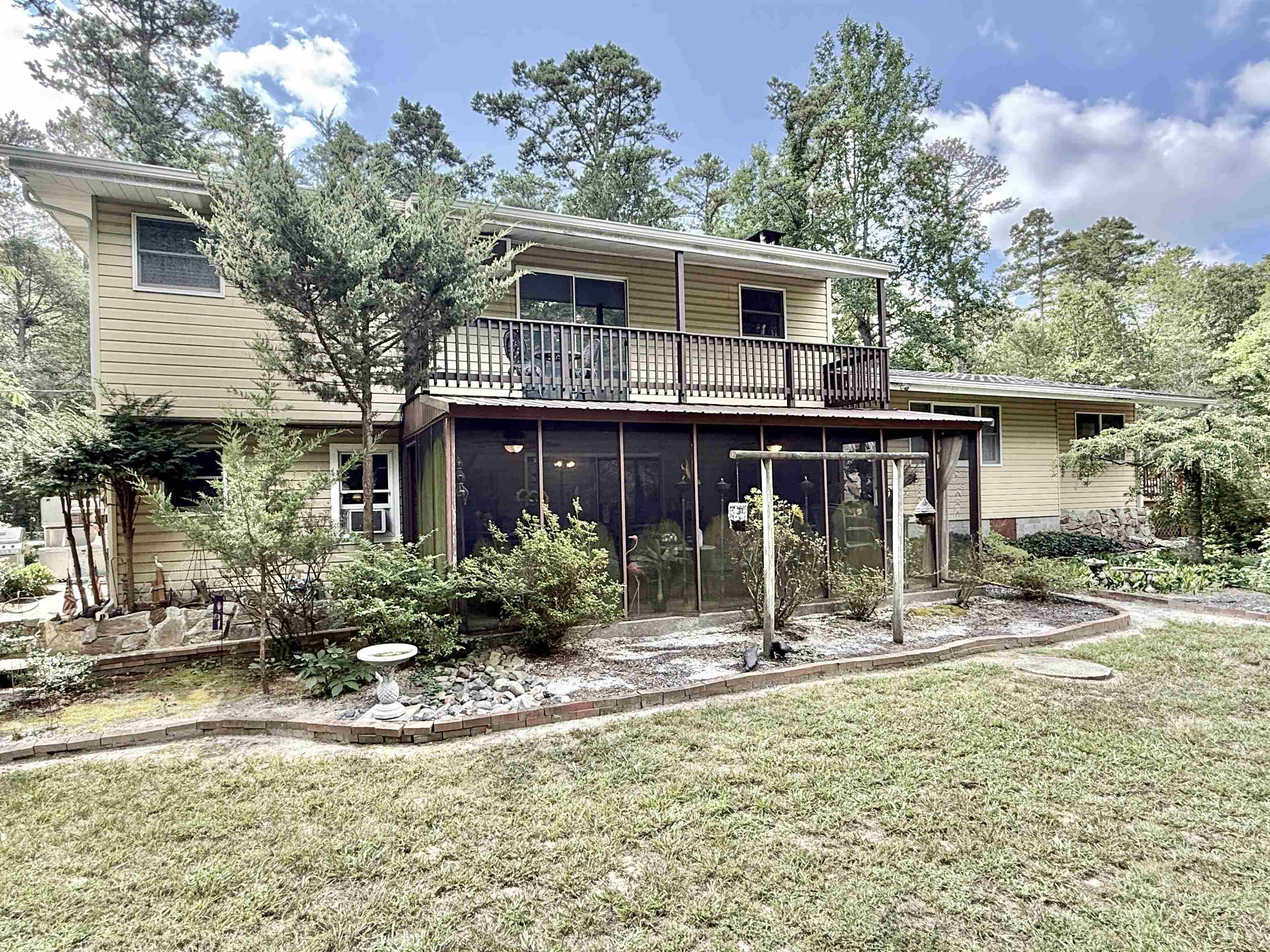 506 Hagen Road South Dennis, NJ 08210 - Photo 11 of 49 a front view of a house with garden