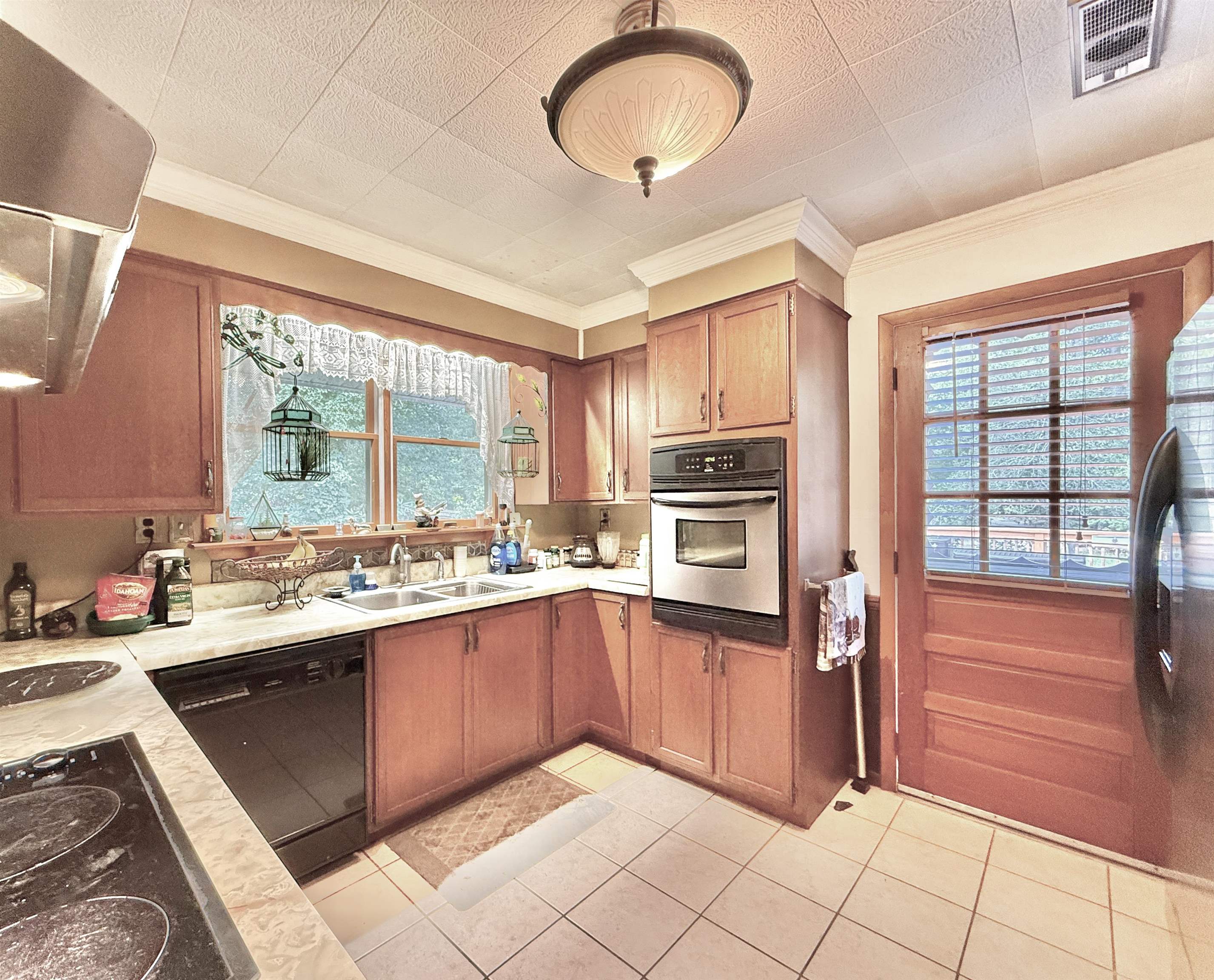 506 Hagen Road South Dennis, NJ 08210 - Photo 25 of 46 a kitchen with stainless steel appliances granite countertop a sink and cabinets