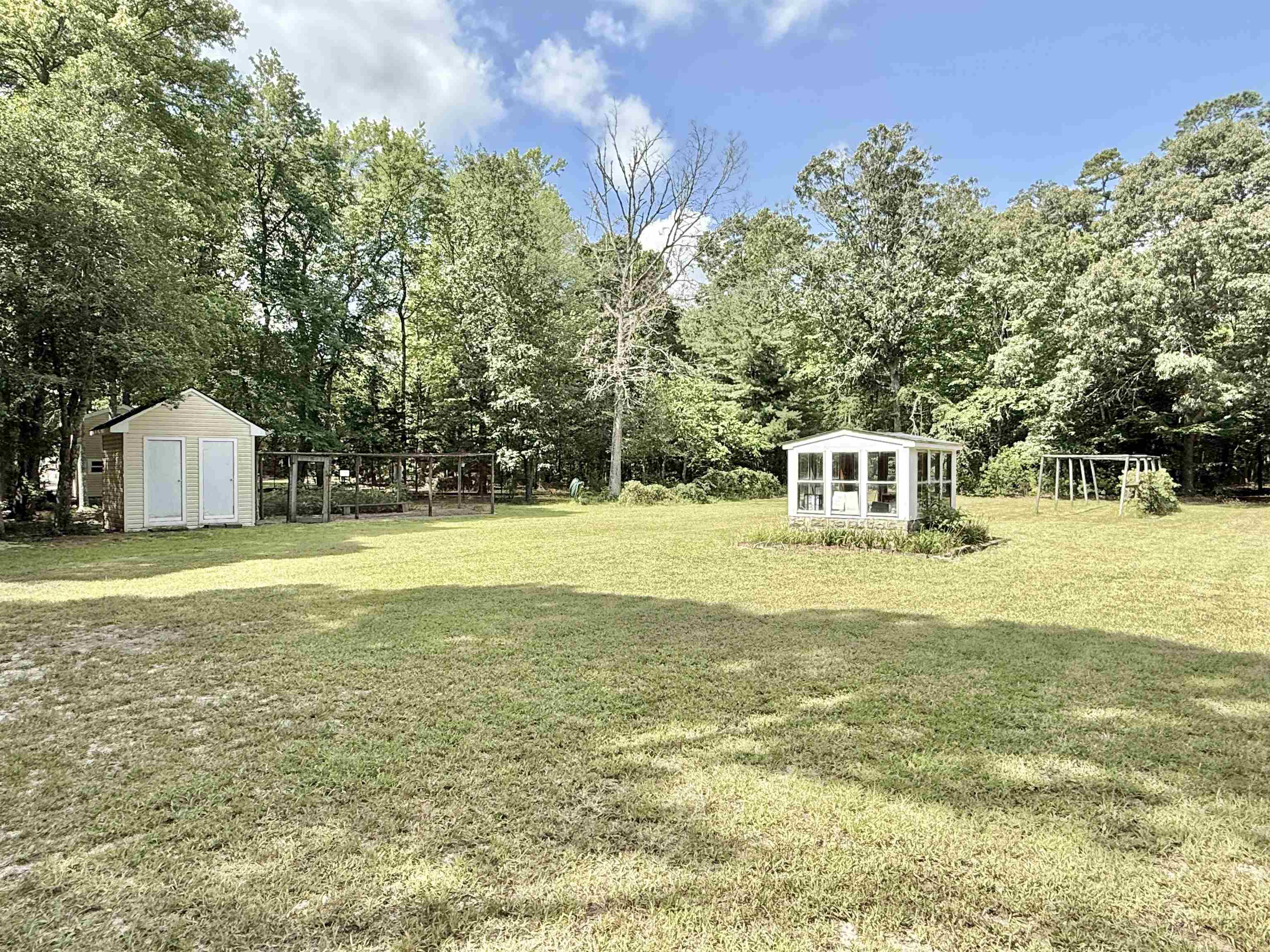 506 Hagen Road South Dennis, NJ 08210 - Photo 42 of 49 a house view with swimming pool