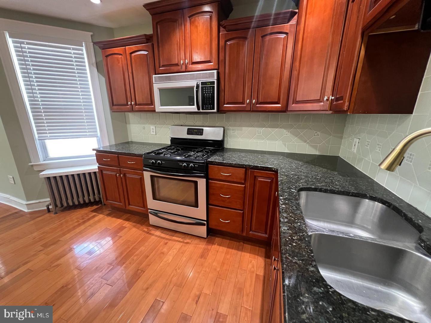 3204 Fanshawe Street Philadelphia, PA 19149 - Photo 5 of 18