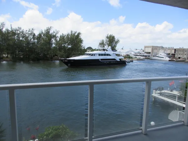 $2,800 | 1401 North Riverside Drive, Unit 307, Pompano Beach, FL 33062