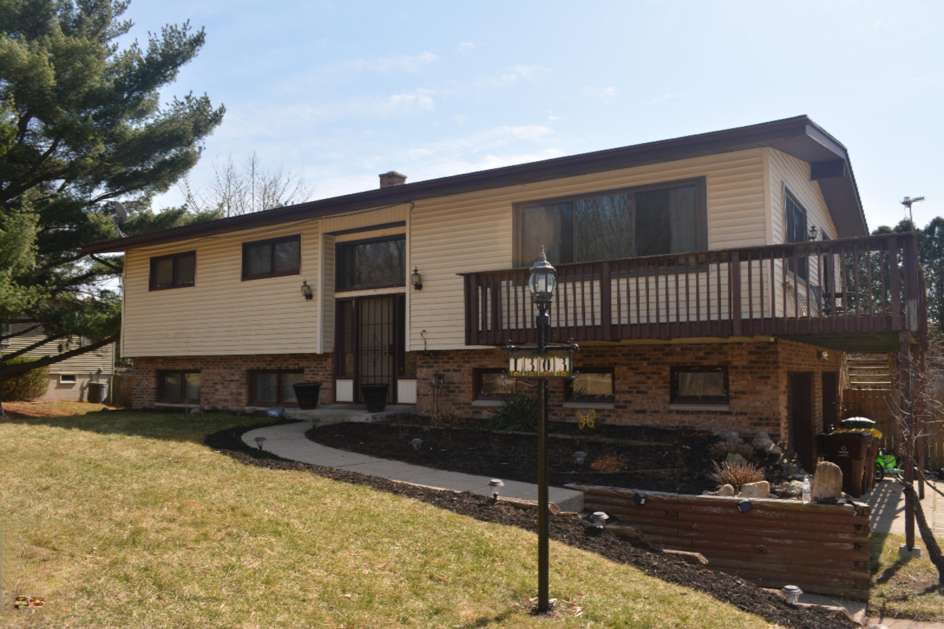 1303 Verona Road Marshall, MI 49068 - Photo 1 of 28 DSC_1438