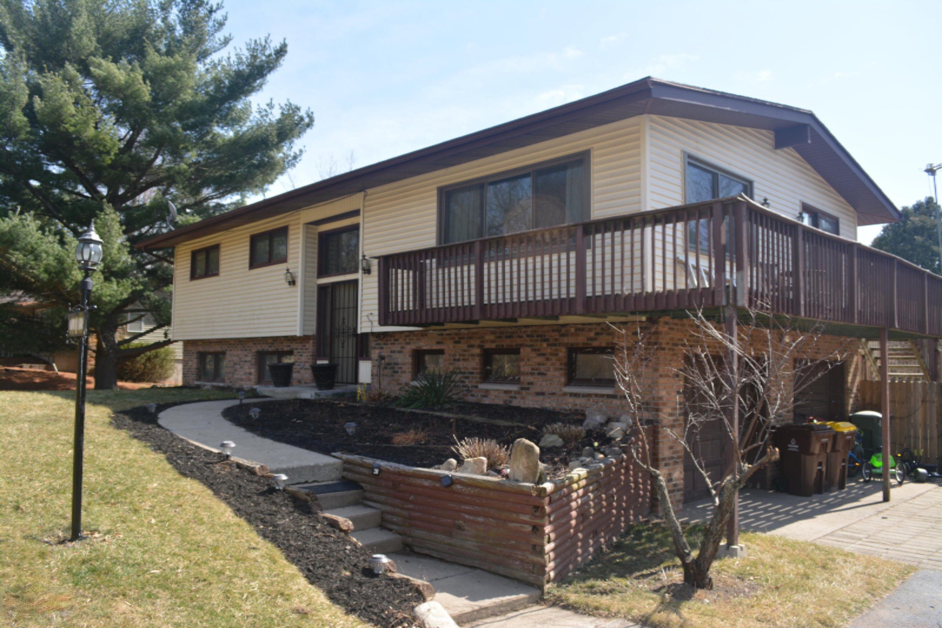 1303 Verona Road Marshall, MI 49068 - Photo 2 of 28 DSC_1440