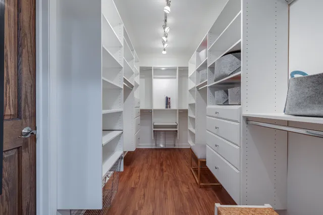 $215,000 | 726 Hedgegrove Drive, Unit 3, Memphis, TN 38117