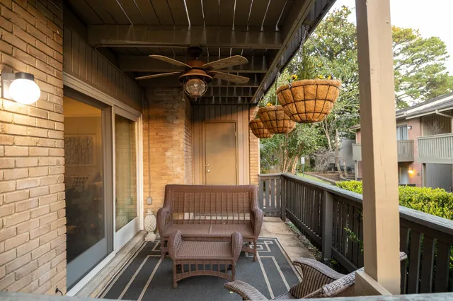 $215,000 | 726 Hedgegrove Drive, Unit 3, Memphis, TN 38117