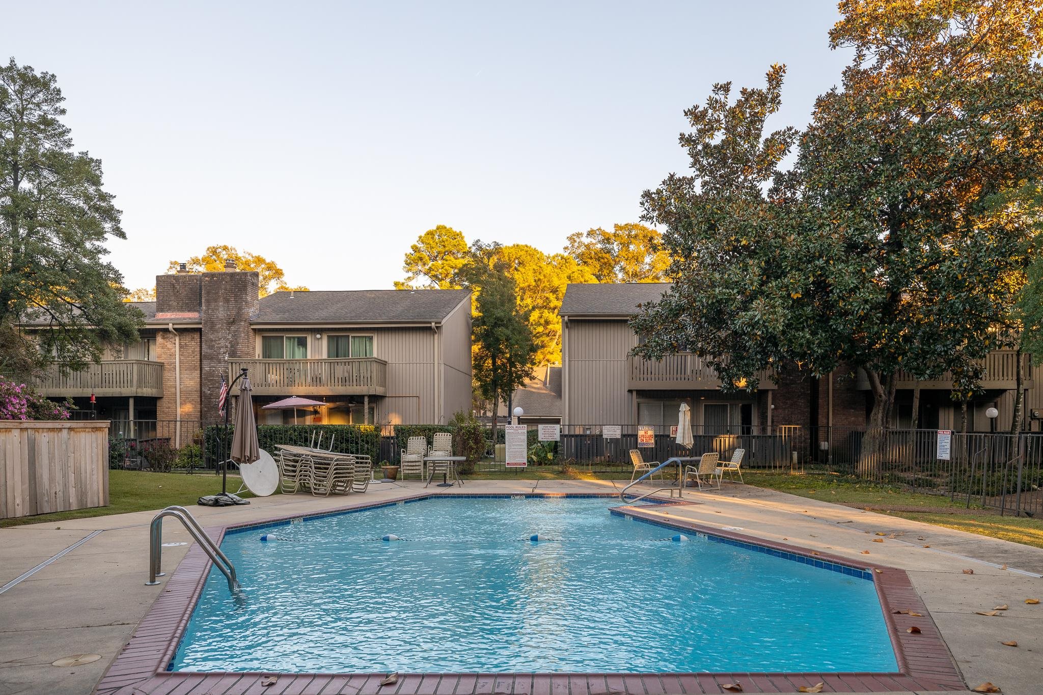 726 Hedgegrove Drive, Unit 3 Memphis, TN 38117 - Photo 23 of 30 a view of a house with swimming pool
