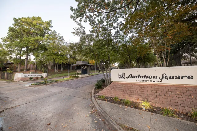 $215,000 | 726 Hedgegrove Drive, Unit 3, Memphis, TN 38117