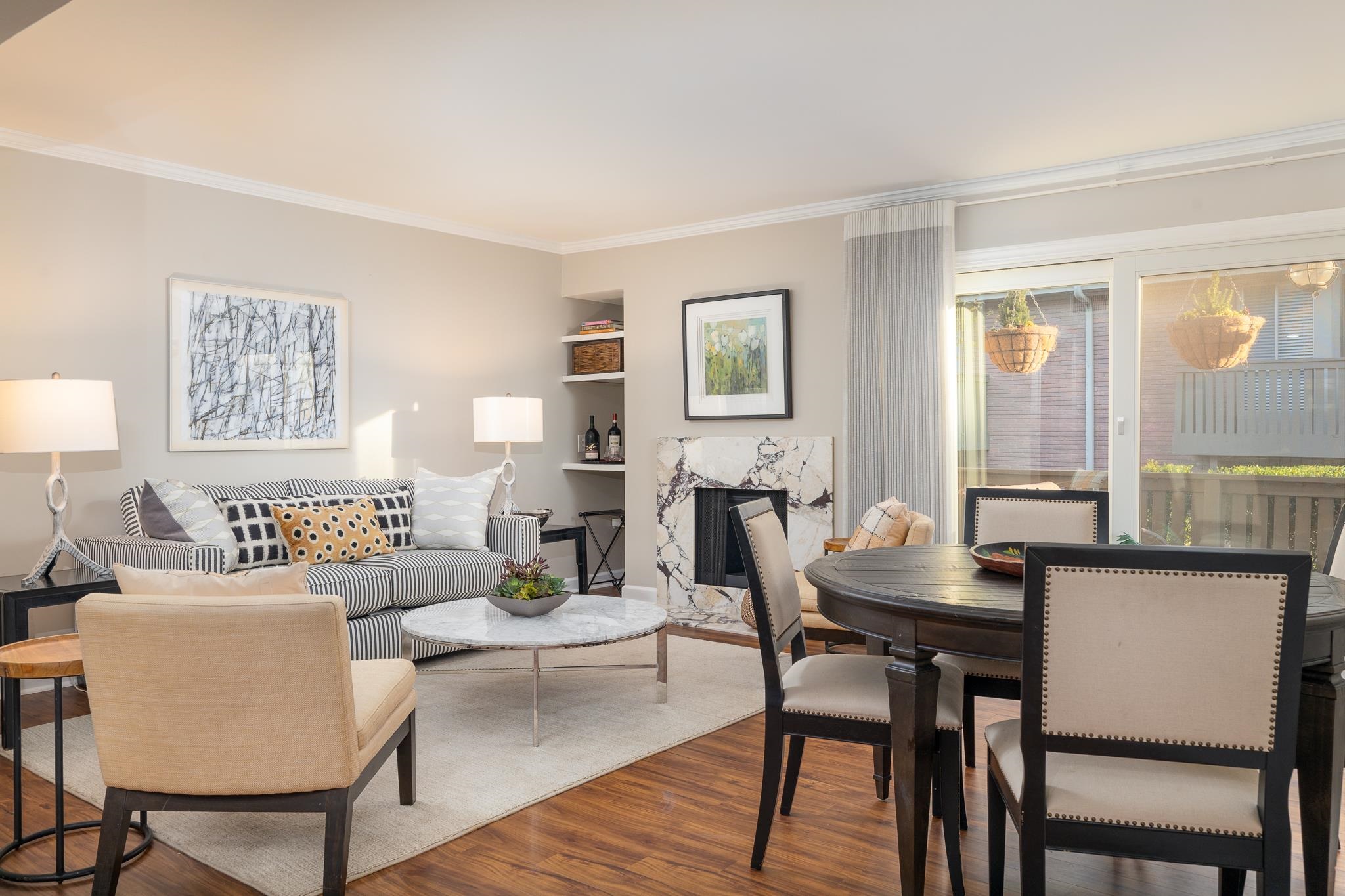 726 Hedgegrove Drive, Unit 3 Memphis, TN 38117 - Photo 3 of 30 a living room with furniture and a table