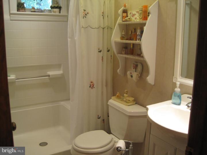 842 Powell Road Tabernacle, NJ 08088 - Photo 14 of 22 Bathroom