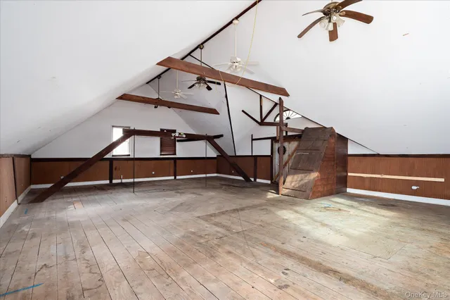 a view of entryway and hall