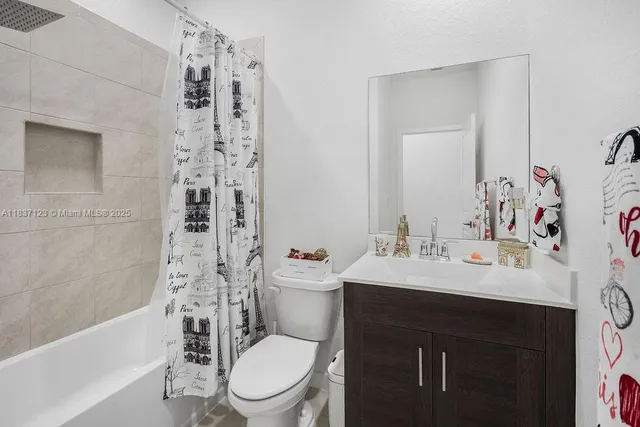 $435,000 | 879 Southeast 19th Street, Homestead, FL 33034