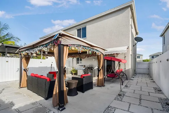 $435,000 | 879 Southeast 19th Street, Homestead, FL 33034